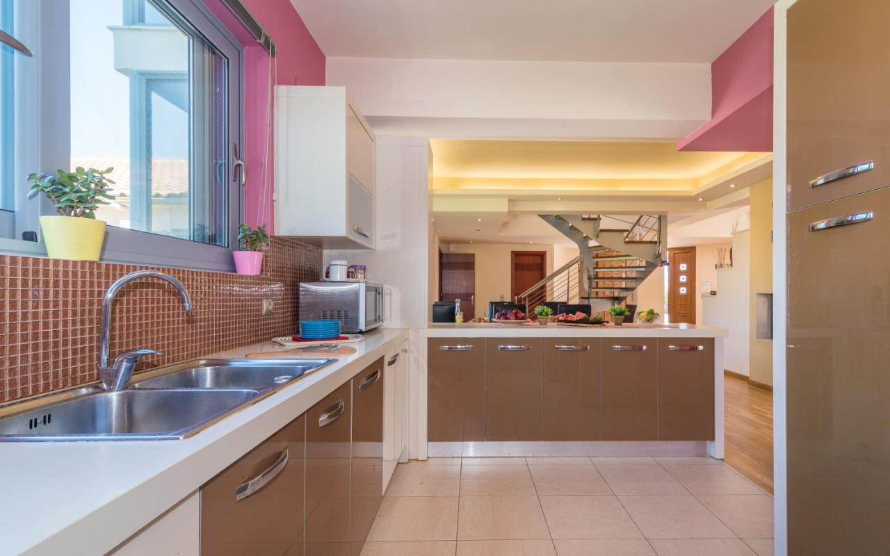 Astarte Villas - Istar Villa With Tennis Court Makhairadhon Экстерьер фото