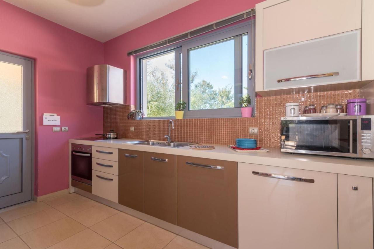 Astarte Villas - Istar Villa With Tennis Court Makhairadhon Экстерьер фото