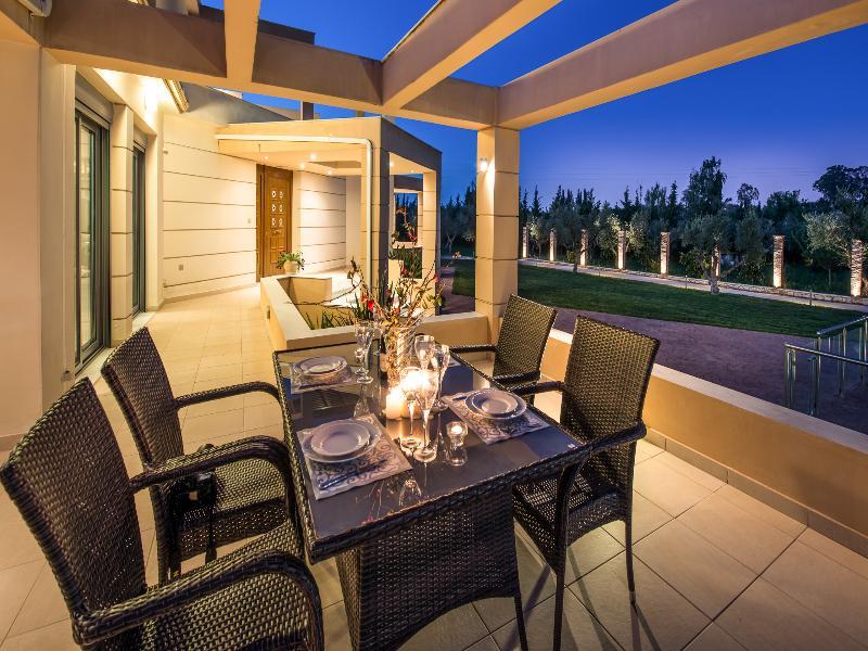Astarte Villas - Istar Villa With Tennis Court Makhairadhon Экстерьер фото